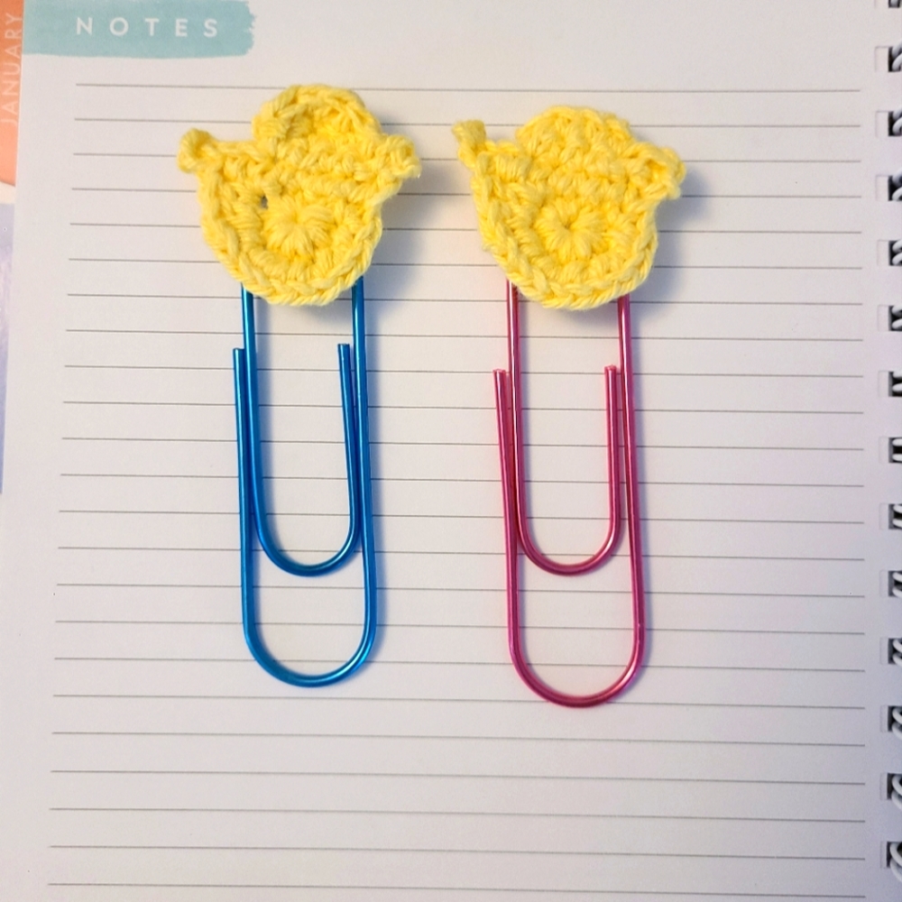 HUGE 4" Crochet "Baby Chick" (Easter) Clip (holds 50 pgs)